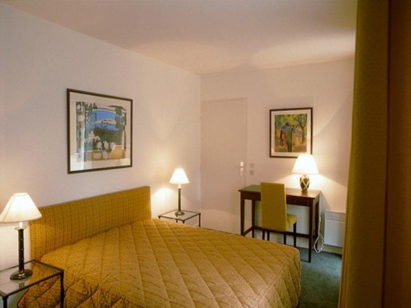 รอยัล เรเจนซี บาย ไดมอน รีสอร์ต Hotel แว็งแซ็นน์ ภายนอก รูปภาพ
